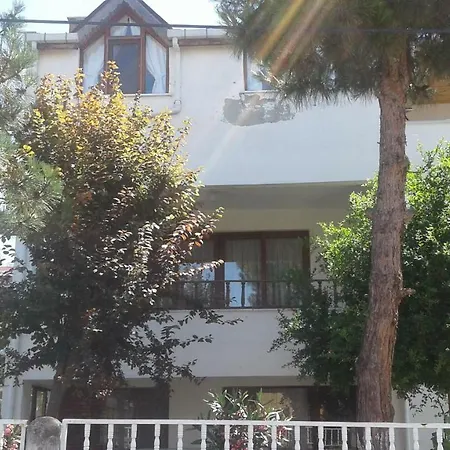 Beyazev דירה *
